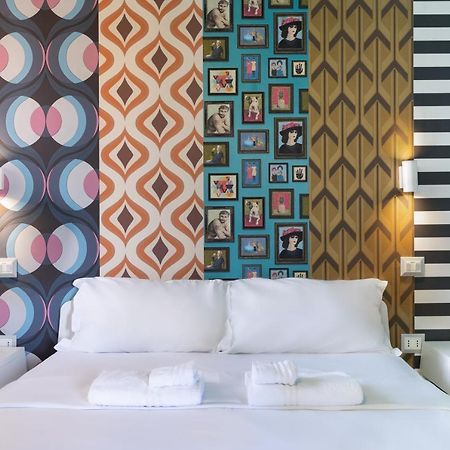 Boutique Rooms Carbonazzi 17 Кальярі Екстер'єр фото