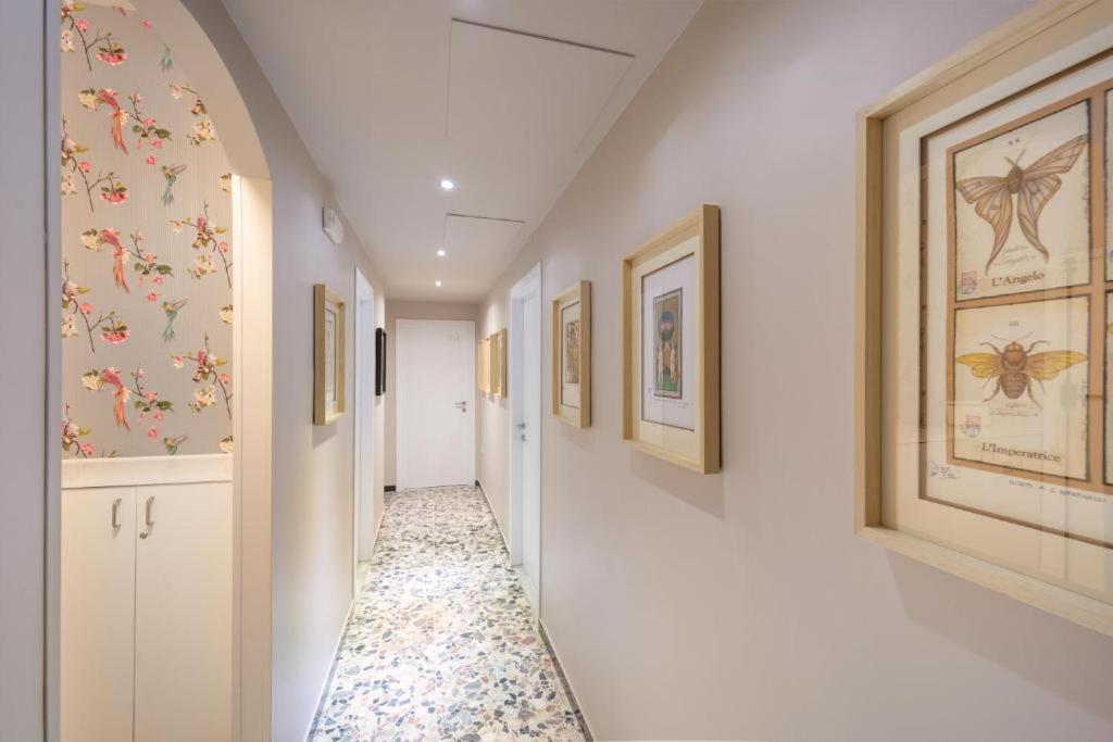 Boutique Rooms Carbonazzi 17 Кальярі Екстер'єр фото