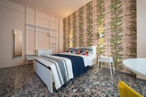 Boutique Rooms Carbonazzi 17 Кальярі Екстер'єр фото