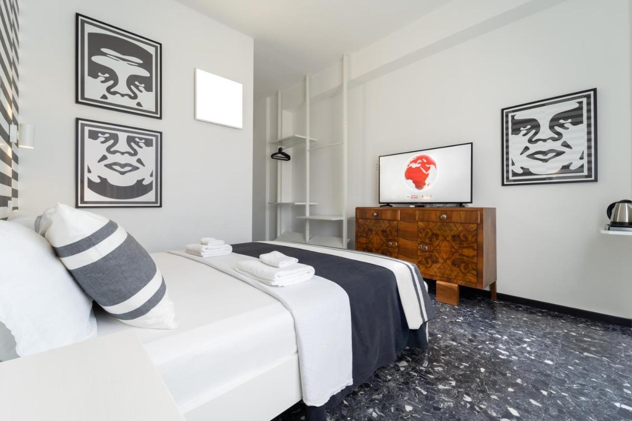 Boutique Rooms Carbonazzi 17 Кальярі Екстер'єр фото