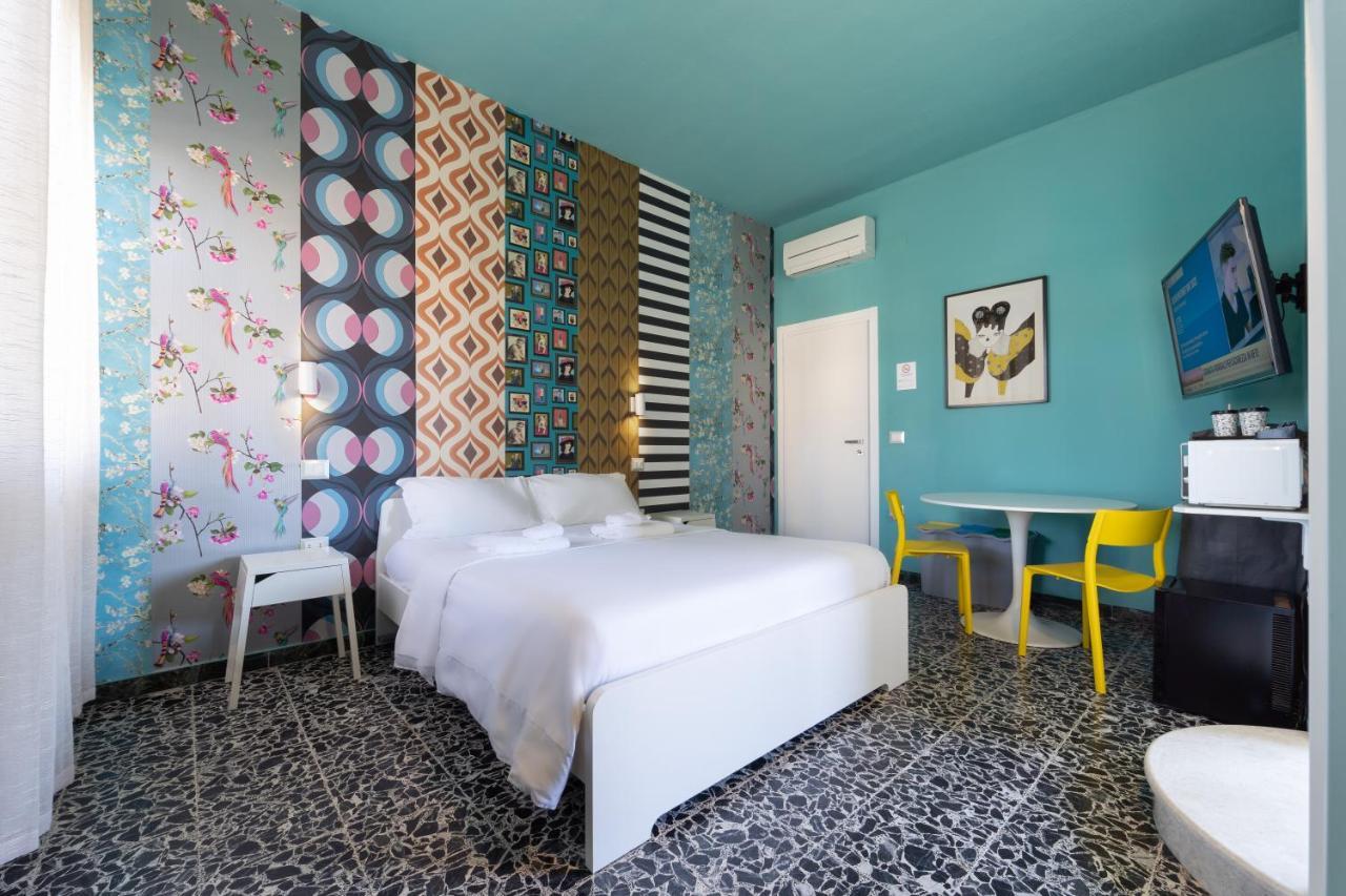 Boutique Rooms Carbonazzi 17 Кальярі Екстер'єр фото