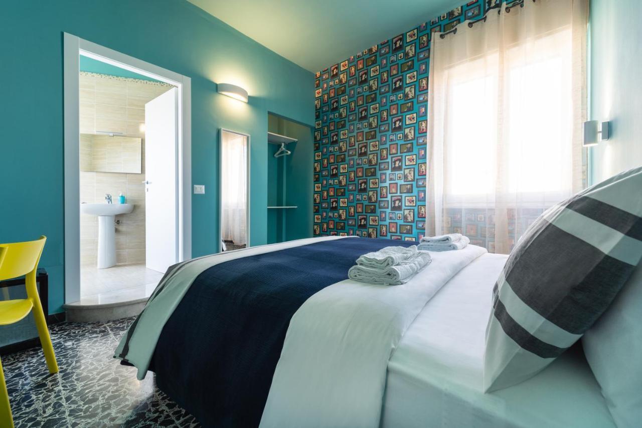 Boutique Rooms Carbonazzi 17 Кальярі Екстер'єр фото