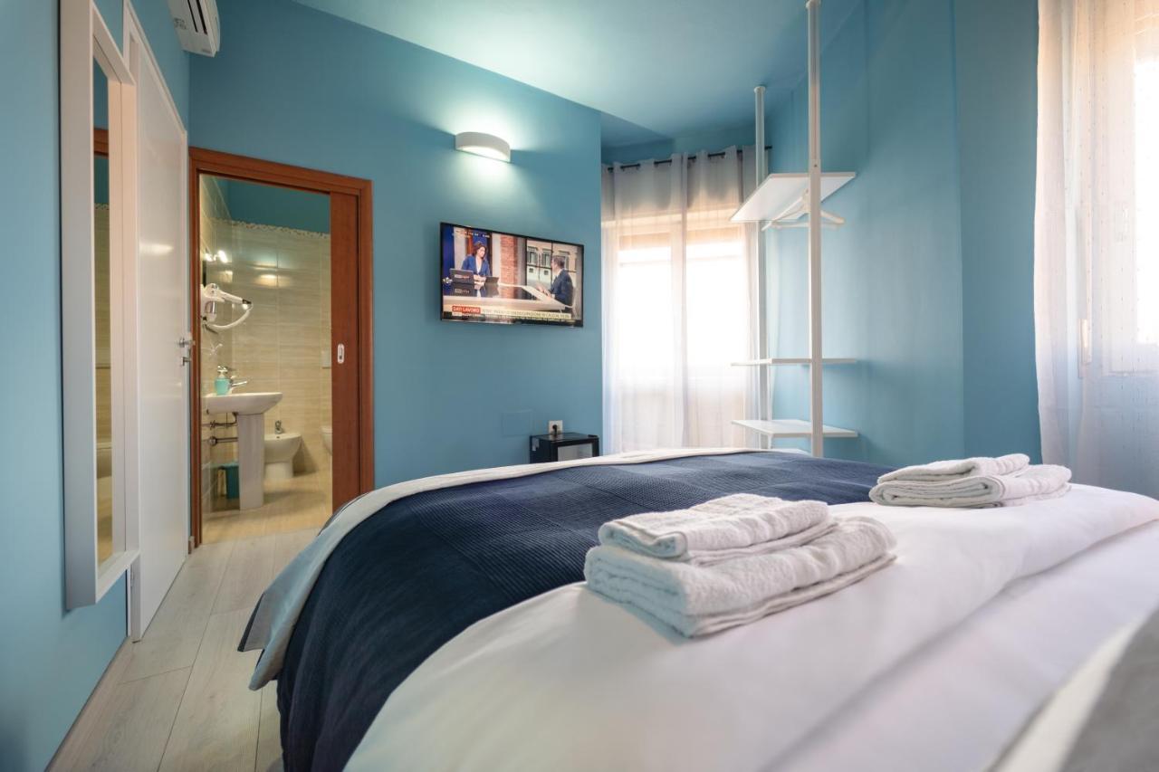 Boutique Rooms Carbonazzi 17 Кальярі Екстер'єр фото